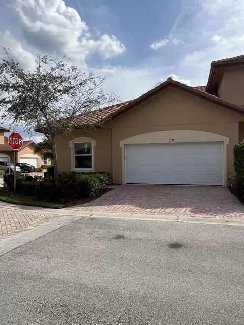 2805 65th Dr #101, Vero Beach, FL 32966