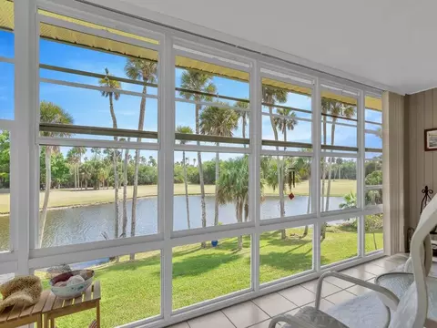 12 Vista Gardens Trl #202, Vero Beach, FL 32962