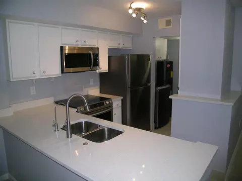 191 SW Palm Dr #106, Port Saint Lucie, FL 34986