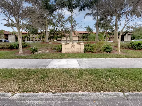 120 Sparrow Dr #313, Royal Palm Beach, FL 33411