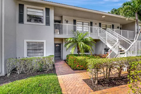 42 Stratford Ln #E, Boynton Beach, FL 33436