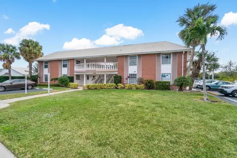 148 Yacht Club Dr #11, North Palm Beach, FL 33408