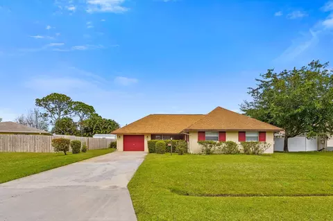 911 SE Walters Ter, Port Saint Lucie, FL 34983