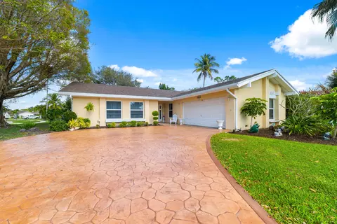 12245 Old Country Rd S, Wellington, FL 33414