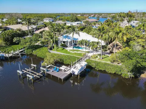 8608 SE Merritt Way, Jupiter, FL 33458