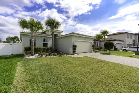 7743 NW Greenbank Cir, Port Saint Lucie, FL 34987