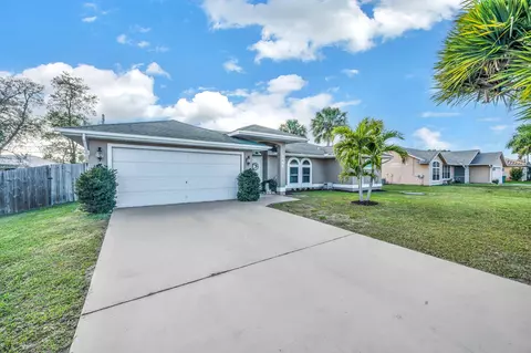 1968 SW Capeador St, Port Saint Lucie, FL 34953