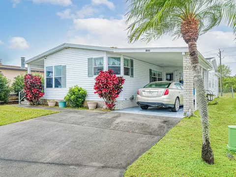 1207 Apache Dr, Barefoot Bay, FL 32976