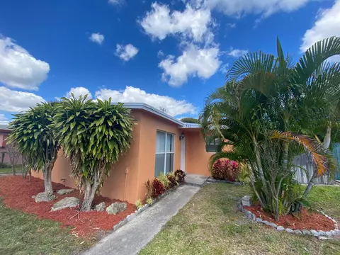 311 NE 28th Ct, Boynton Beach, FL 33435