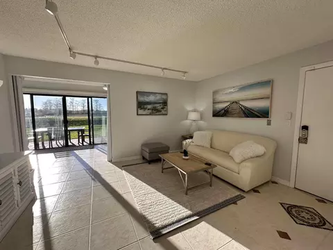 1111 Duncan Cir #102, Palm Beach Gardens, FL 33418