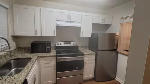 1630 Embassy Dr #212, West Palm Beach, FL 33401
