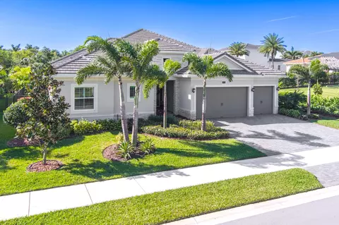2625 NEvinrude Cir, Jensen Beach, FL 34957