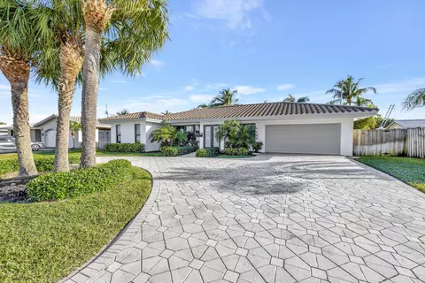 2720 NE 42nd St, Lighthouse Point, FL 33064