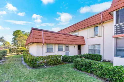 12014 W Greenway Cir S #108, Royal Palm Beach, FL 33411