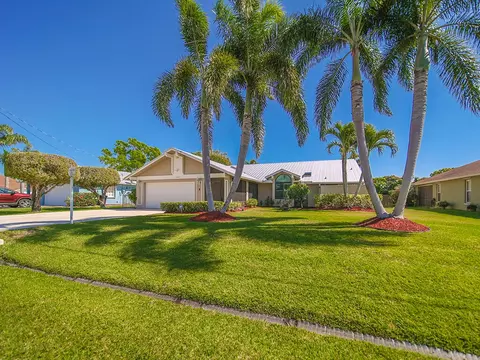 2489 SE Hallahan St, Port Saint Lucie, FL 34952