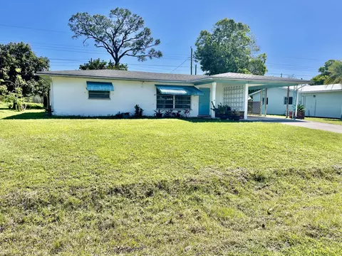 325 Shady Ln, Port Saint Lucie, FL 34952