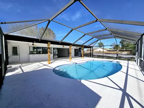 350 NE Gulfstream Ave, Port Saint Lucie, FL 34983