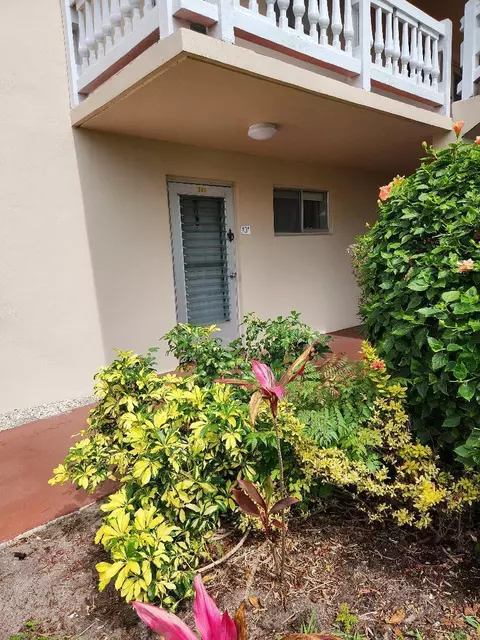 2811 S Garden Dr #101, Palm Springs, FL 33461