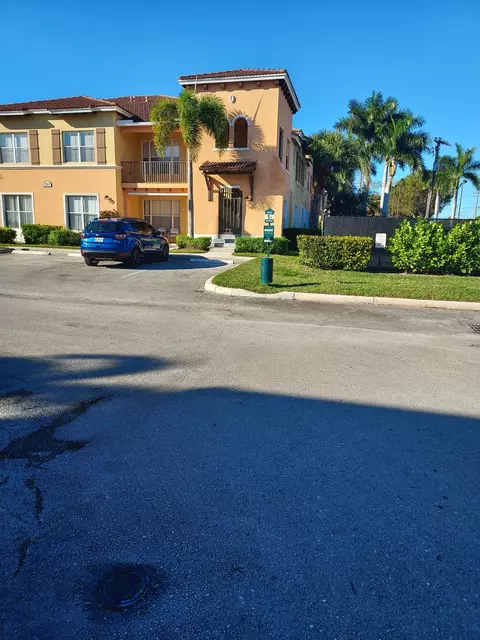 3561 Forest Hill Blvd #72, Palm Springs, FL 33406