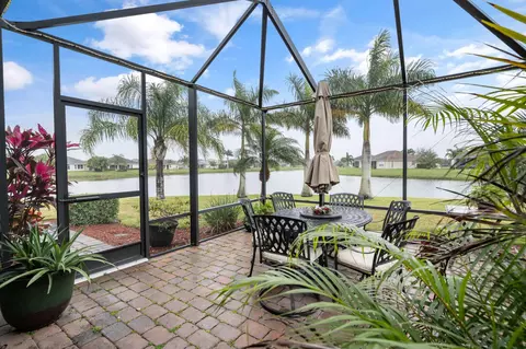 620 Valencia Cir SW, Vero Beach, FL 32968