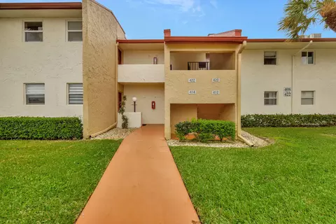 422 Lake Carol Dr, West Palm Beach, FL 33411