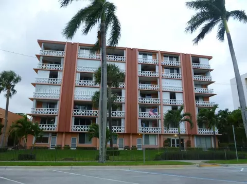 15 S Golfview Rd #503, Lake Worth, FL 33460