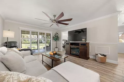 900 Crosswinds Dr #D1, Greenacres, FL 33413