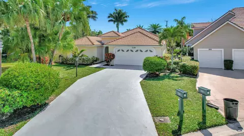 228 Woodsmuir Ct, Palm Beach Gardens, FL 33418