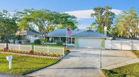 205 SW Inwood Ave, Port Saint Lucie, FL 34984