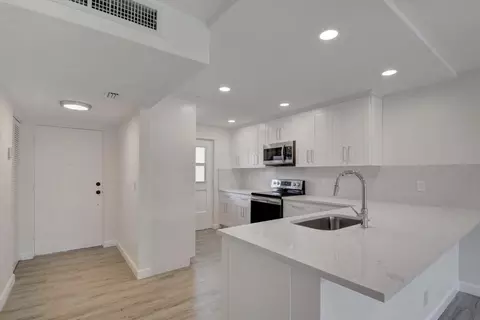 5700 NW 2nd Ave #111, Boca Raton, FL 33487