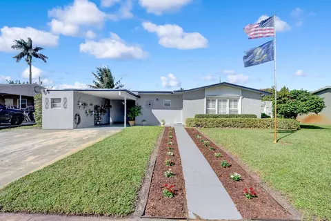 309 Henthorne Dr, Palm Springs, FL 33461
