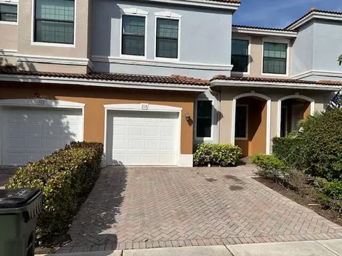 218 E Chrystie Cir, Delray Beach, FL 33484