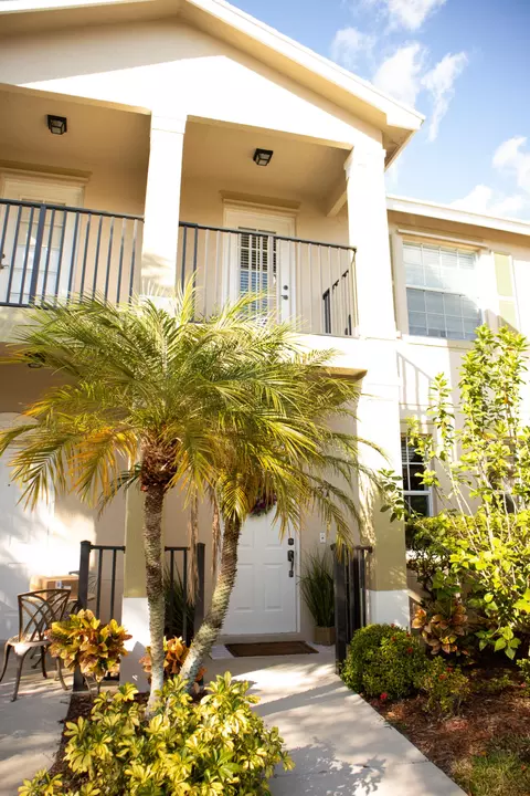 2137 SE Fern Park Dr, Port Saint Lucie, FL 34952