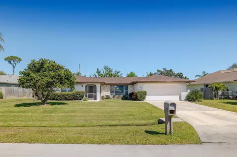 2443 SE Wishbone Rd, Port Saint Lucie, FL 34952