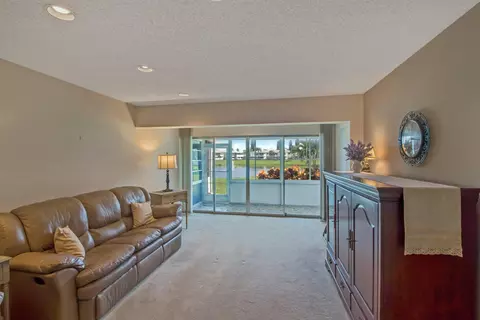 2811 SW 15th St #104, Delray Beach, FL 33445