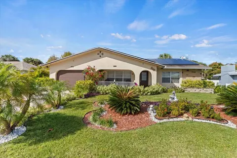 525 NW Lincoln Ave, Port Saint Lucie, FL 34983