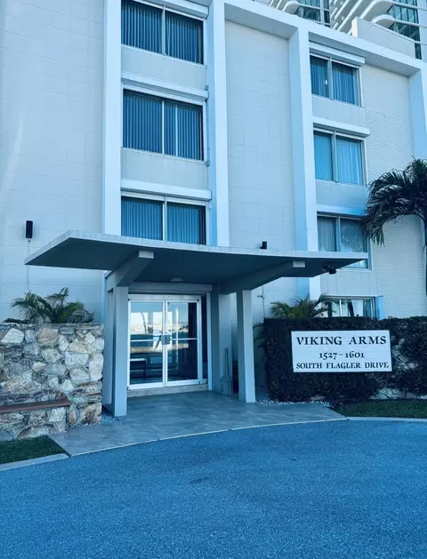 1527 S Flagler Dr #302F, West Palm Beach, FL 33401