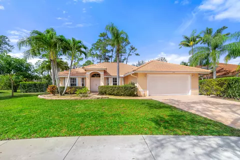 292 Acacia Ct, Royal Palm Beach, FL 33411