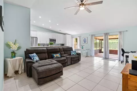 14 Chelsea Ln, Boynton Beach, FL 33426