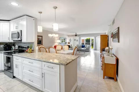 1830 NW 18th St #104, Delray Beach, FL 33445