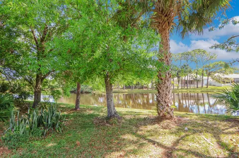 7499 SE Bay Cedar Cir, Hobe Sound, FL 33455