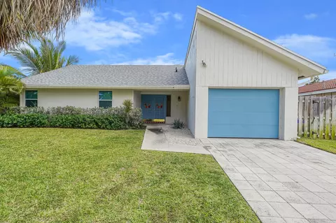 8100 Mohigan Cir, Boca Raton, FL 33487