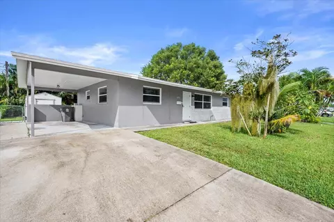 3251 Capri Rd, Palm Beach Gardens, FL 33410