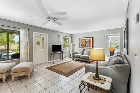 228 Pine Hov Cir #A-2, Greenacres, FL 33463