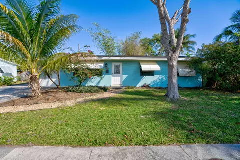 709 Gumtree Rd, North Palm Beach, FL 33408