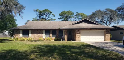 221 Lark Ave, Sebring, FL 33870