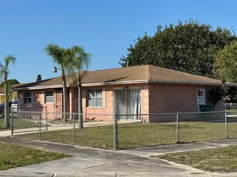 2707 Essex Ct, Fort Pierce, FL 34946