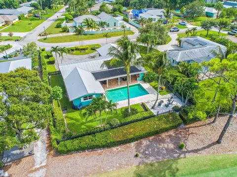 17 Palmetto Way, Tequesta, FL 33469