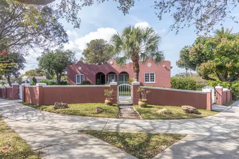 901 39th Ct, West Palm Beach, FL 33407