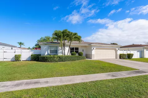 10865 Jennifer Ln, Boca Raton, FL 33428